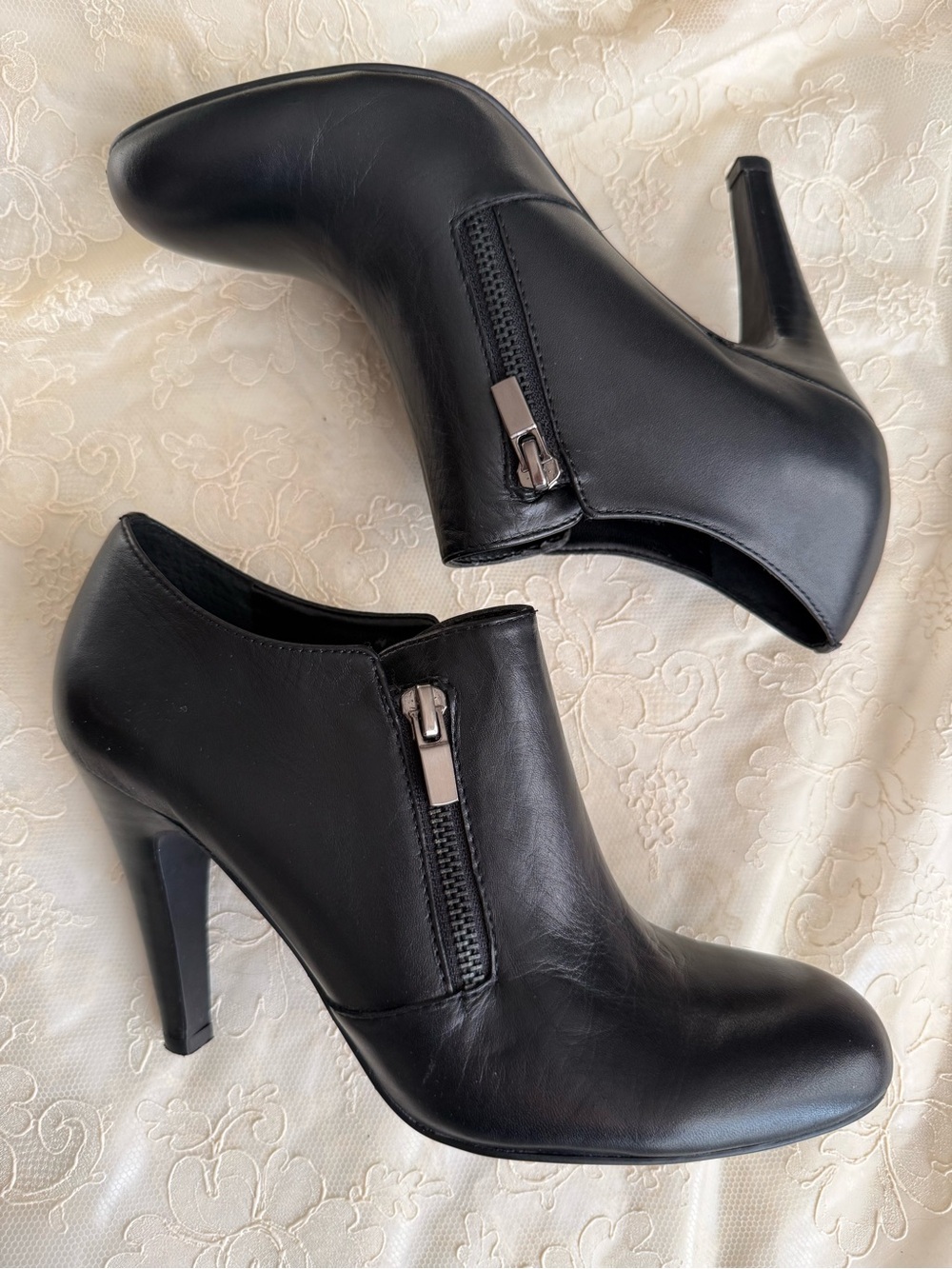 Franco SARTO 7 Black Leather High-Heel Ankle Booties with Side Zipper